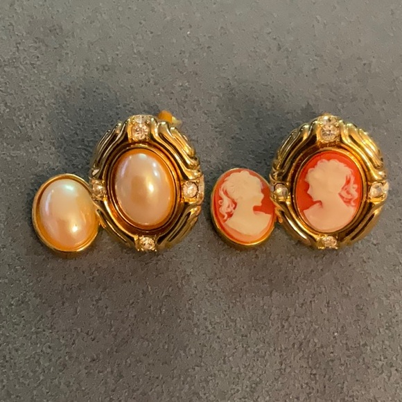 JoanRivers Jewelry - Joan Rivers Vintage Clip Back Earrings